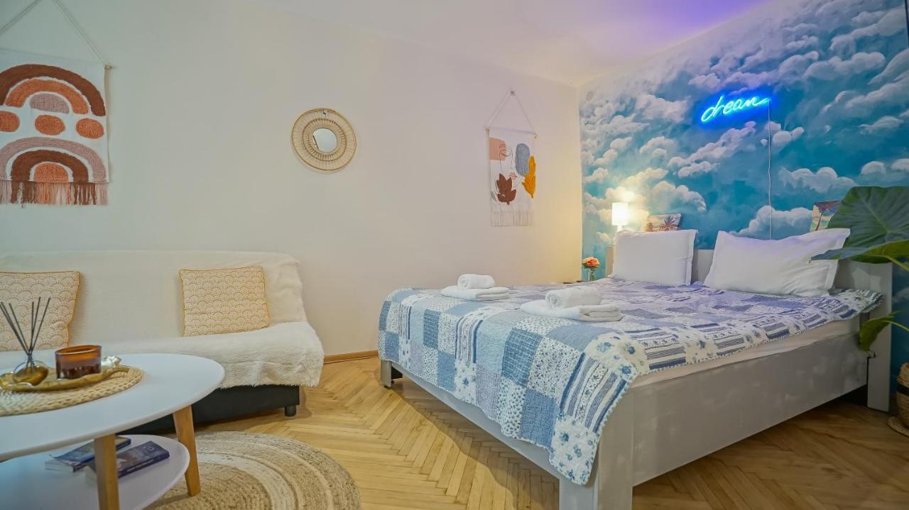 Old Town City Center Apartments Brasov Bagian luar foto
