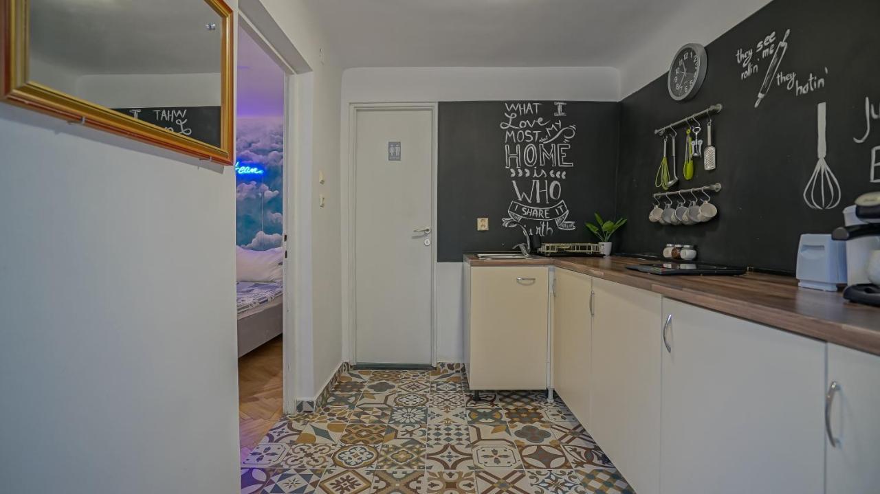 Old Town City Center Apartments Brasov Bagian luar foto