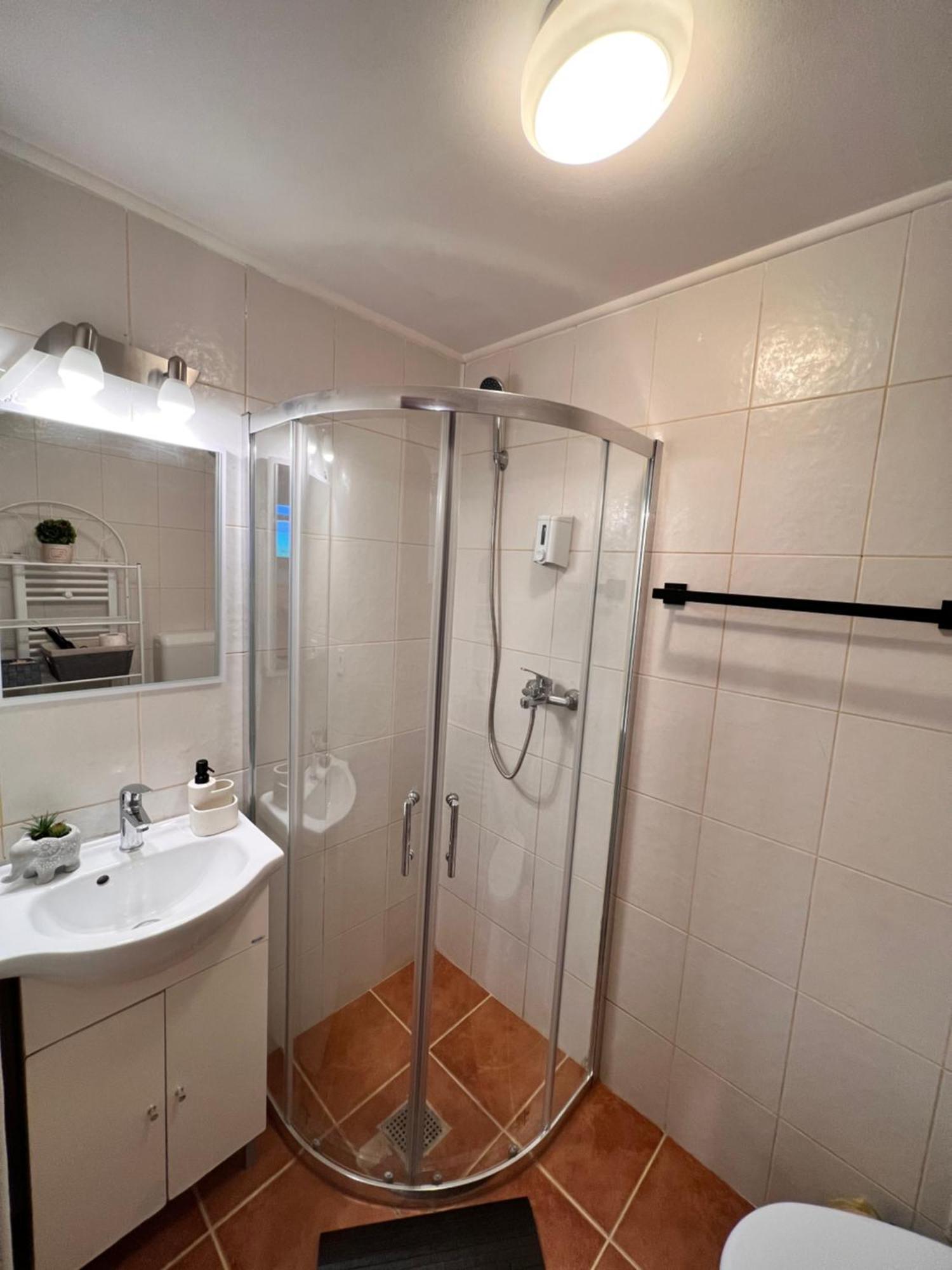 Old Town City Center Apartments Brasov Bagian luar foto
