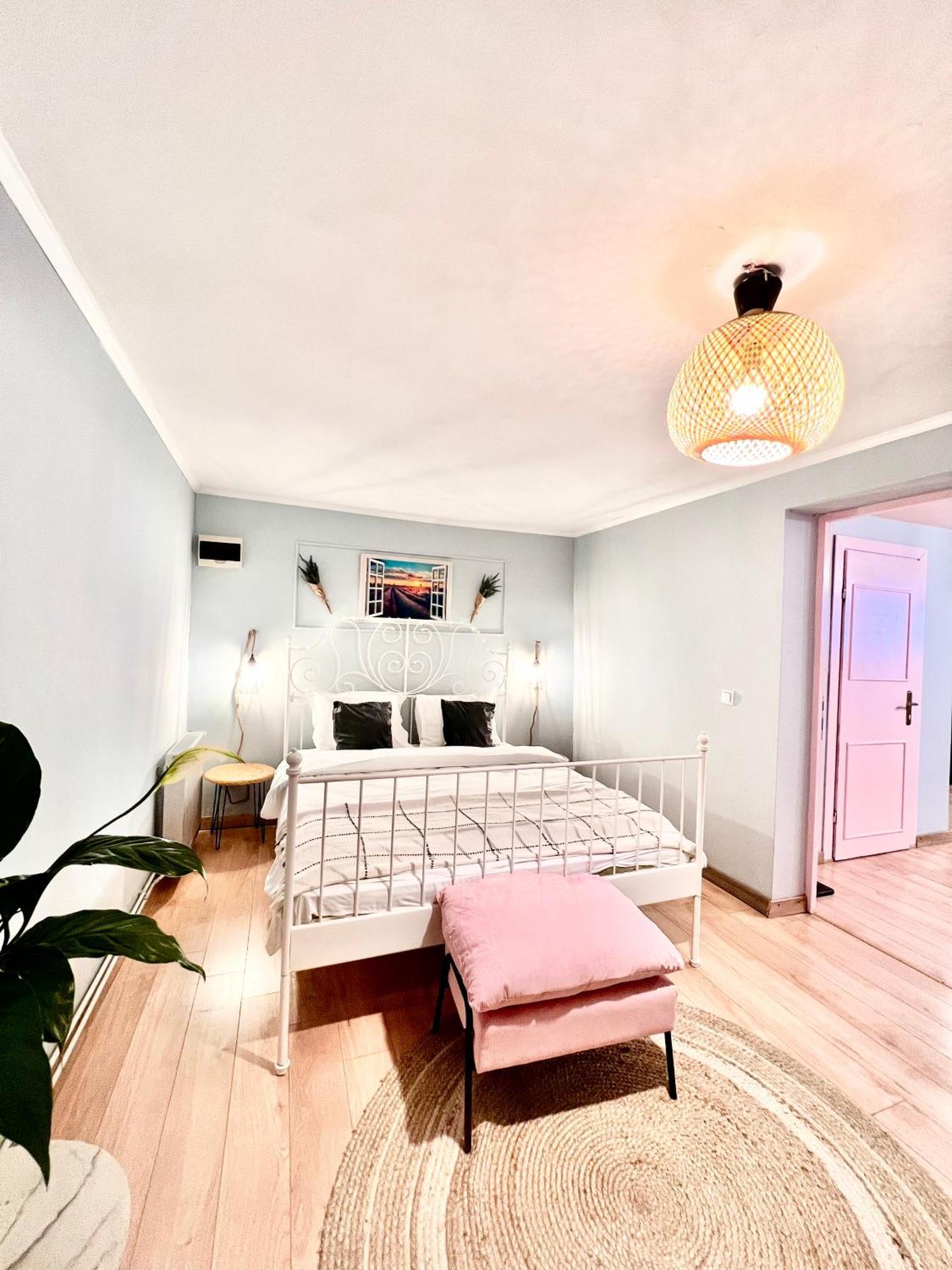 Old Town City Center Apartments Brasov Bagian luar foto