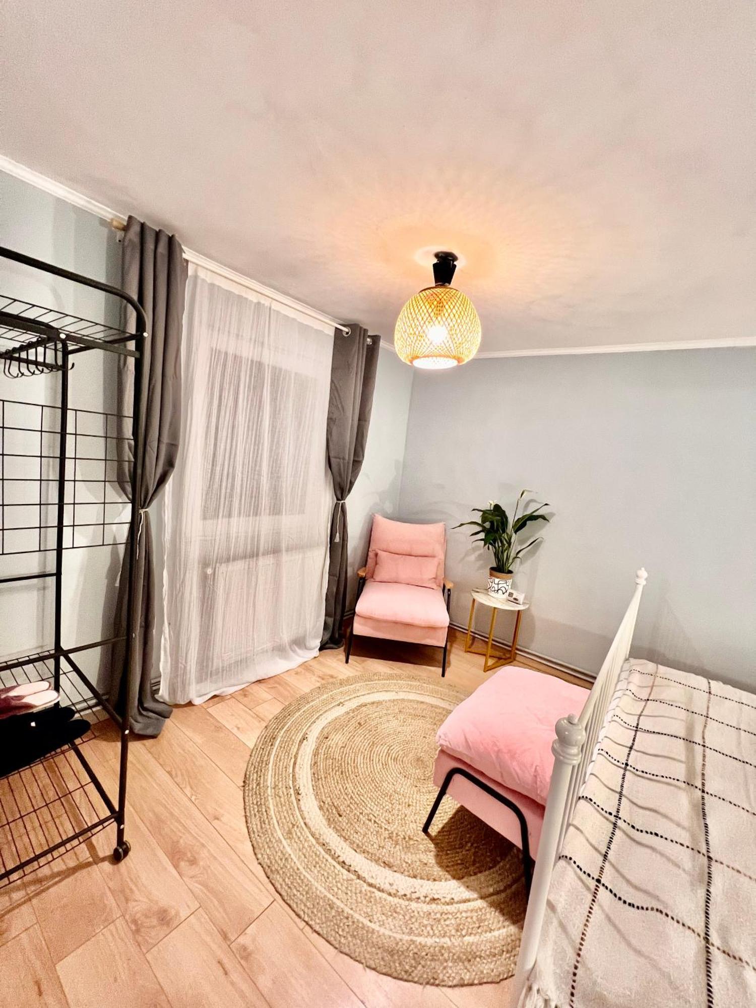Old Town City Center Apartments Brasov Bagian luar foto