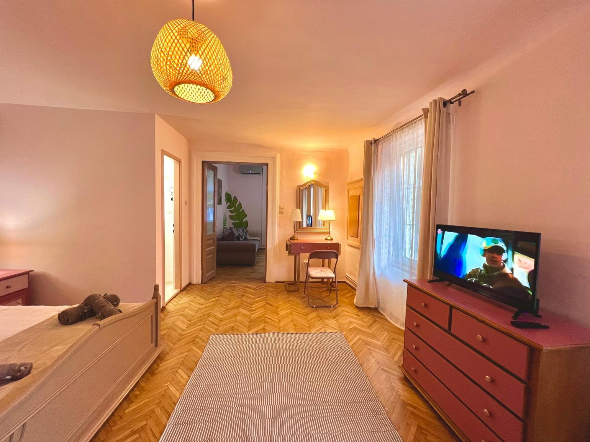 Old Town City Center Apartments Brasov Bagian luar foto
