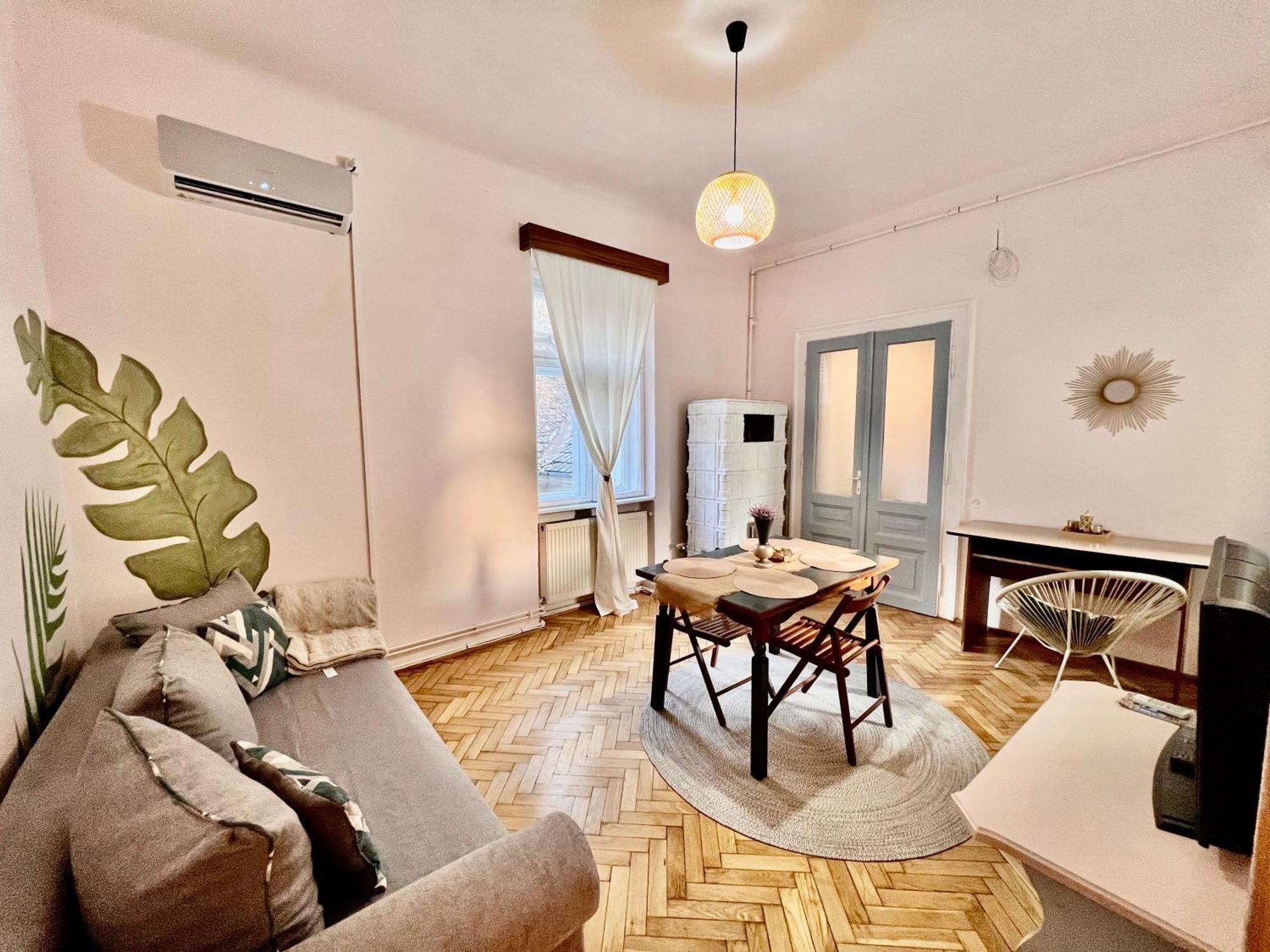 Old Town City Center Apartments Brasov Bagian luar foto